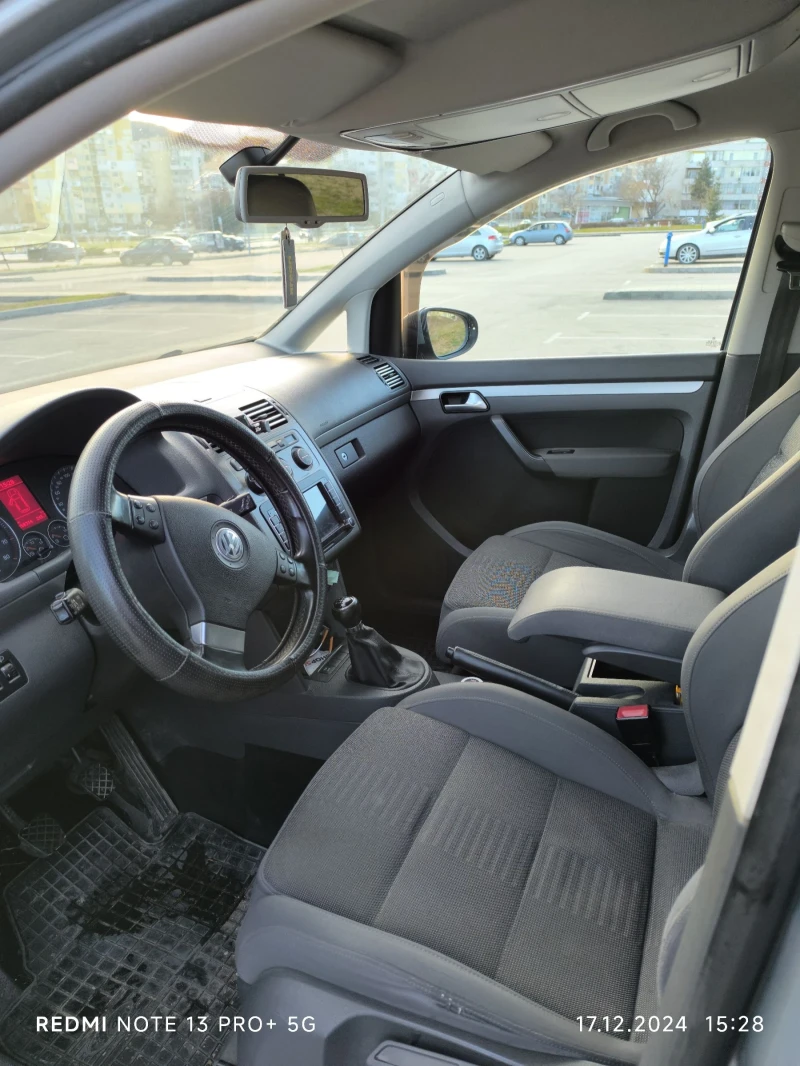 VW Touran, снимка 2 - Автомобили и джипове - 49591665