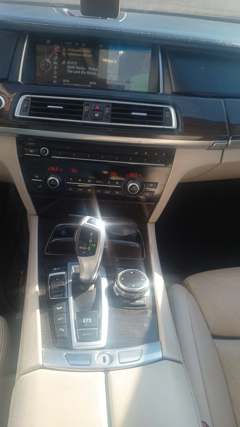 BMW 750 750 D xDrive , снимка 9 - Автомобили и джипове - 49098348