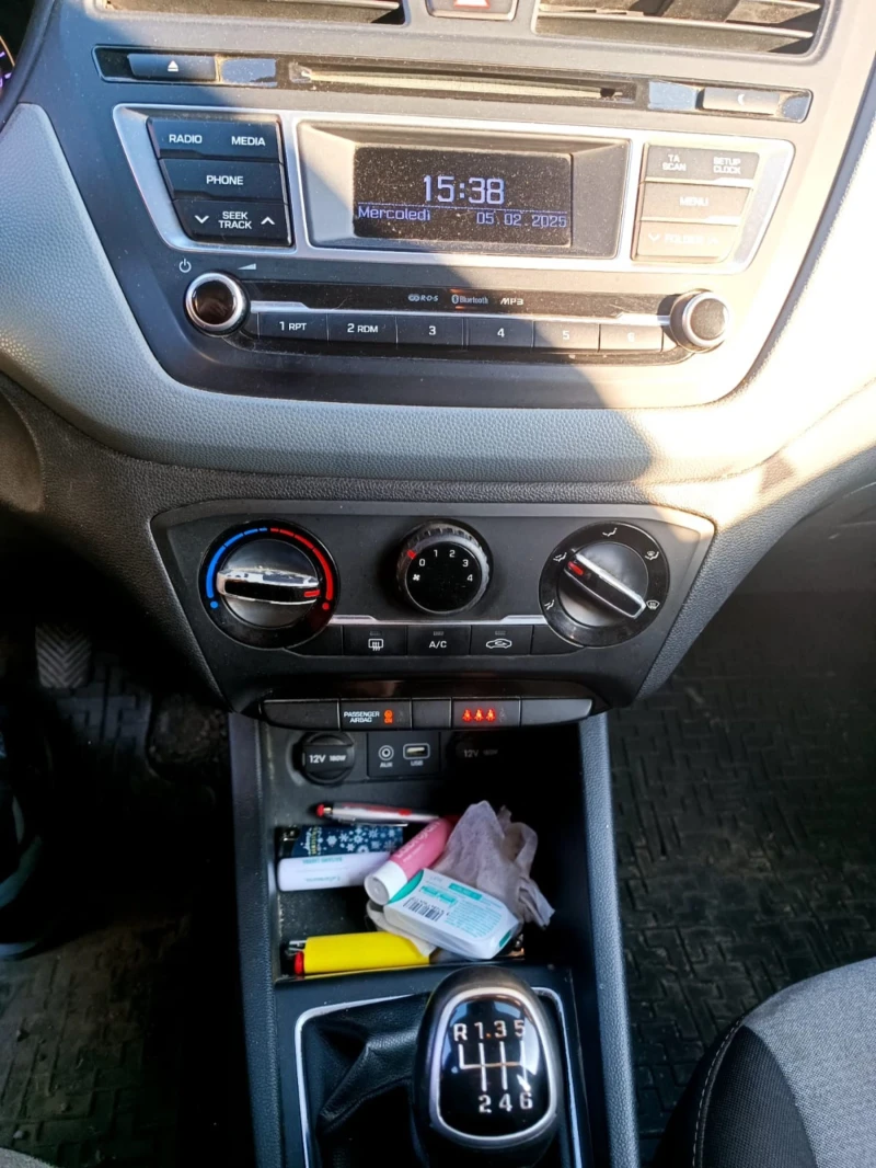 Hyundai I20, снимка 10 - Автомобили и джипове - 52846735