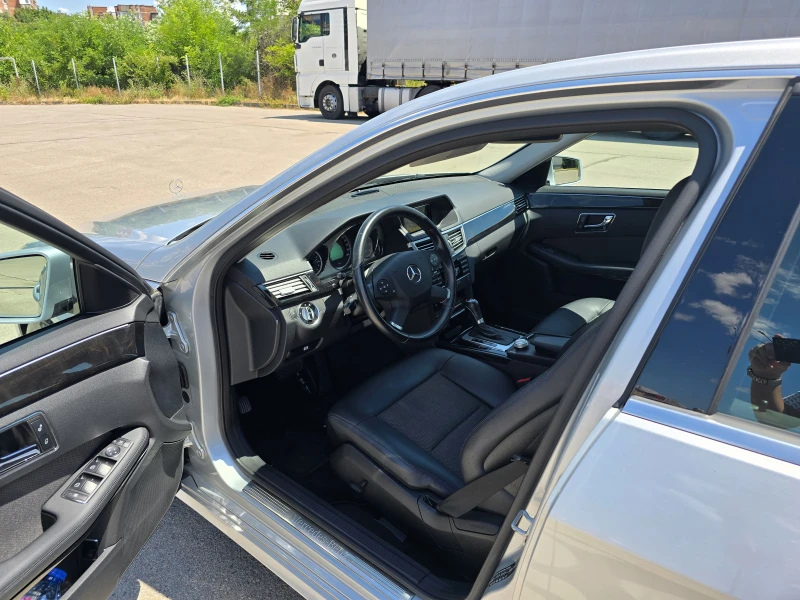 Mercedes-Benz E 220 CDI, снимка 12 - Автомобили и джипове - 51476459