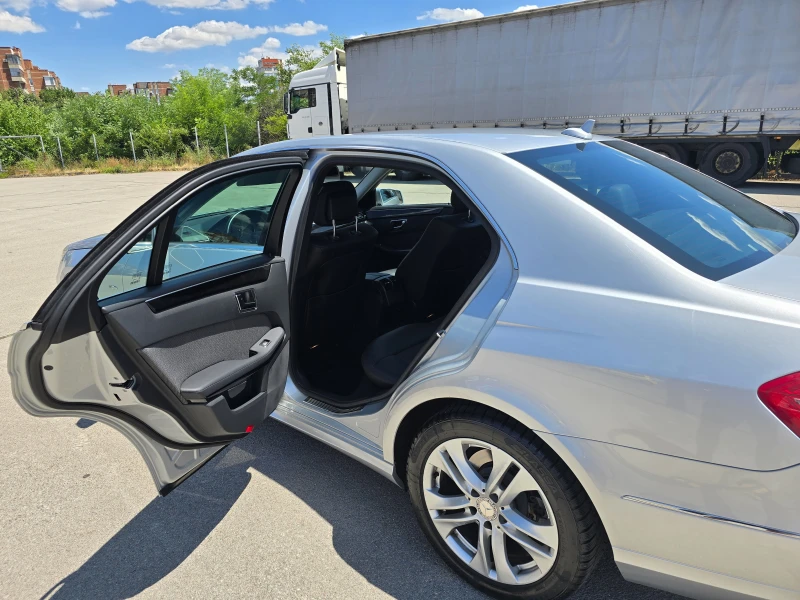Mercedes-Benz E 220 CDI, снимка 10 - Автомобили и джипове - 51476459