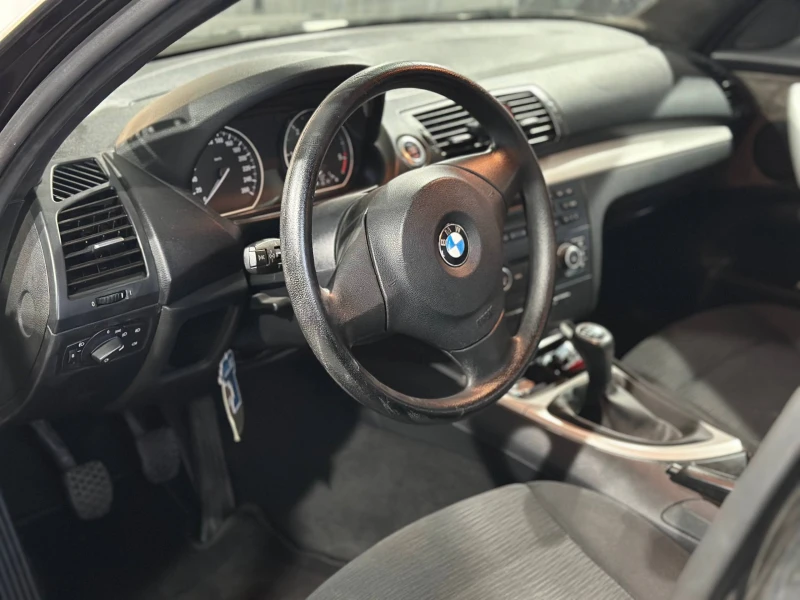 BMW 120 Facelift, снимка 5 - Автомобили и джипове - 52444322
