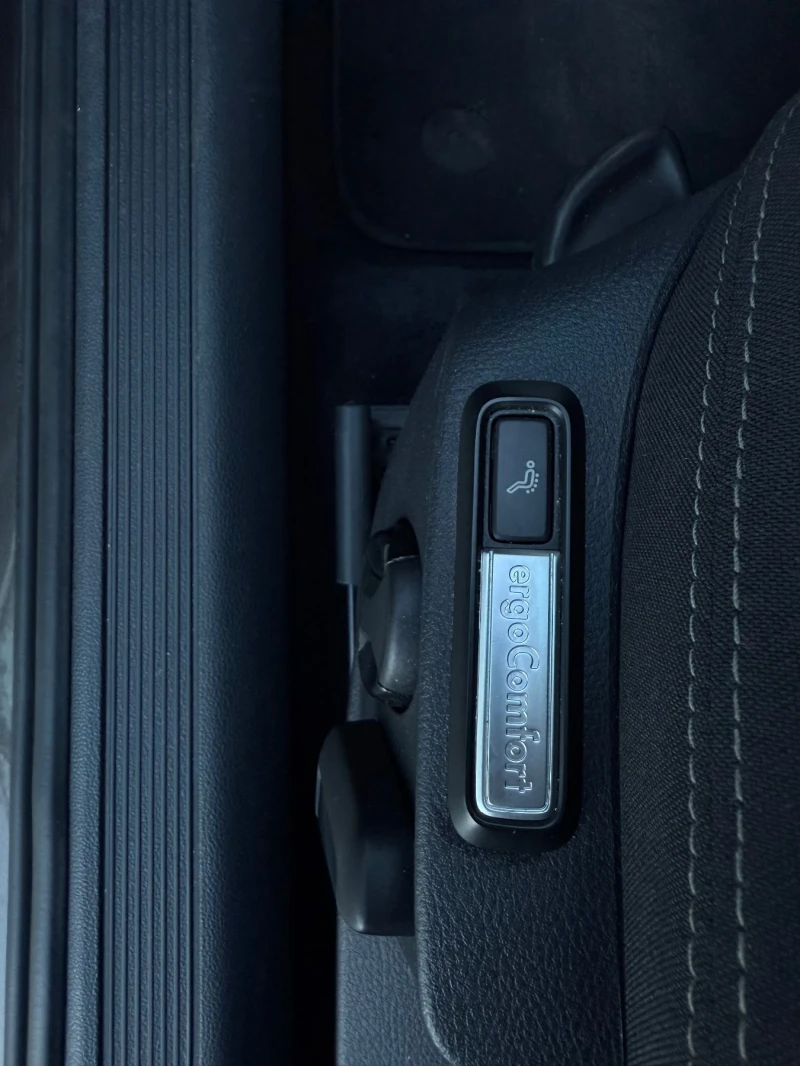VW Passat 2.0TDI AUTOMATIC DISTRONIK MASSAGE , снимка 13 - Автомобили и джипове - 52269186