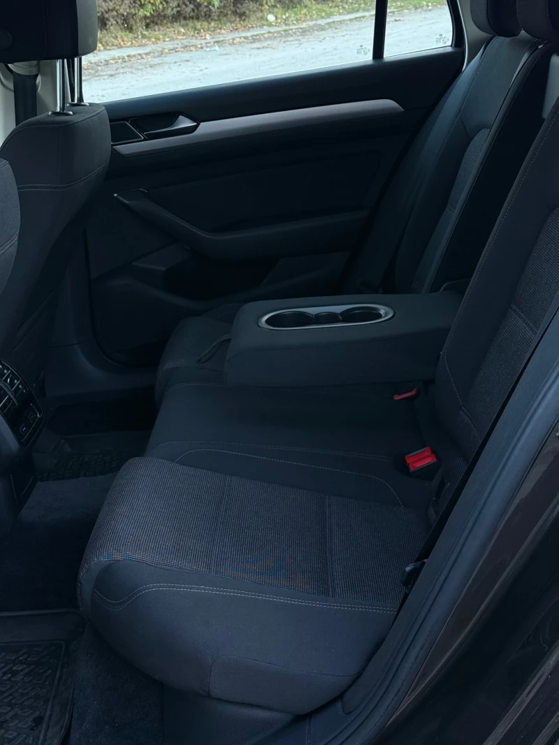 VW Passat 2.0TDI AUTOMATIC DISTRONIK MASSAGE , снимка 8 - Автомобили и джипове - 52269186