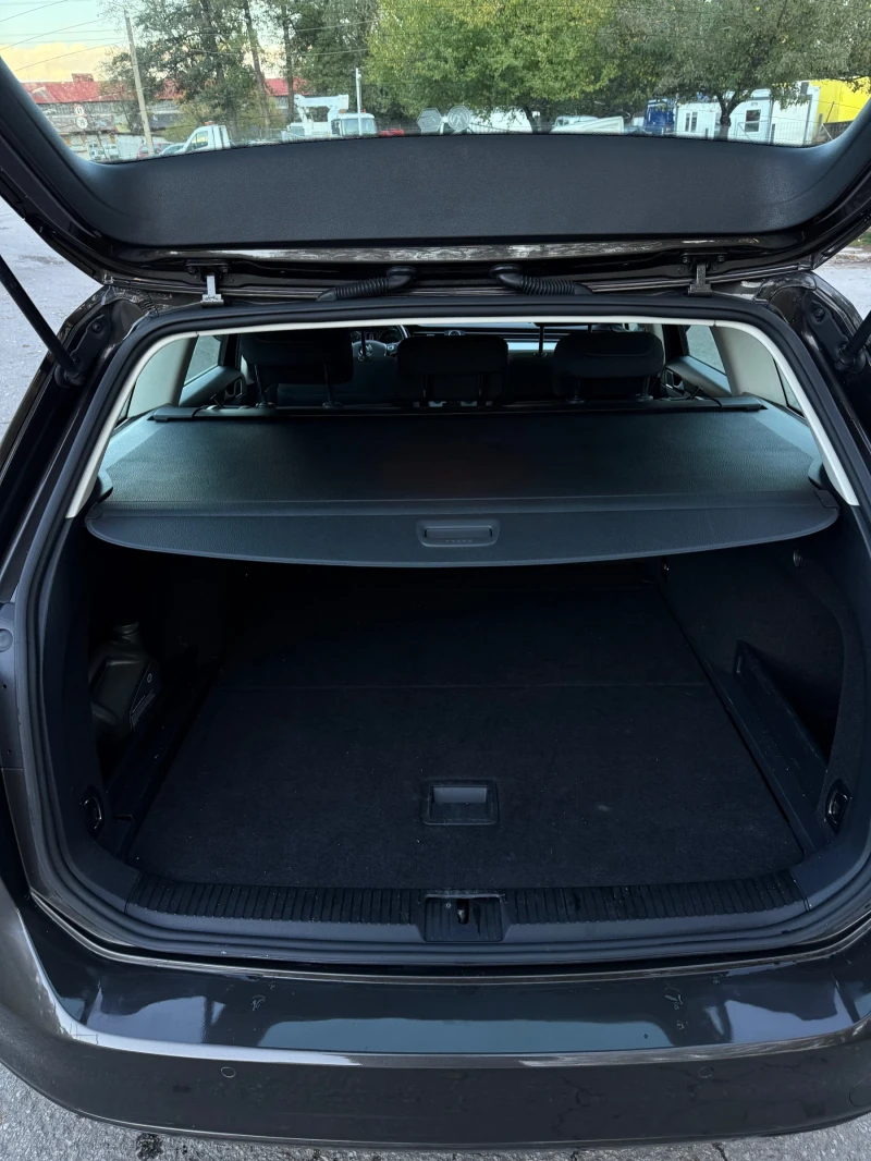 VW Passat 2.0TDI AUTOMATIC DISTRONIK MASSAGE , снимка 15 - Автомобили и джипове - 52269186