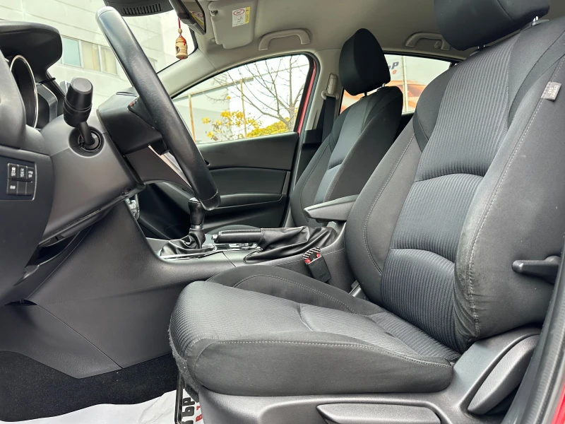 Mazda 3 1.5d 105 к.с., снимка 8 - Автомобили и джипове - 52221958