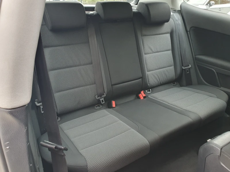 VW Golf 1.6/102KS, снимка 13 - Автомобили и джипове - 52315097