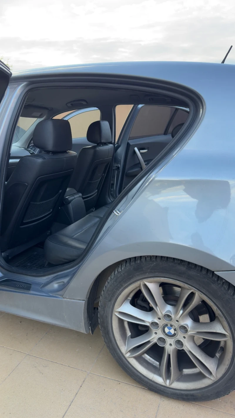 BMW 120 i M-Package, снимка 5 - Автомобили и джипове - 52388449