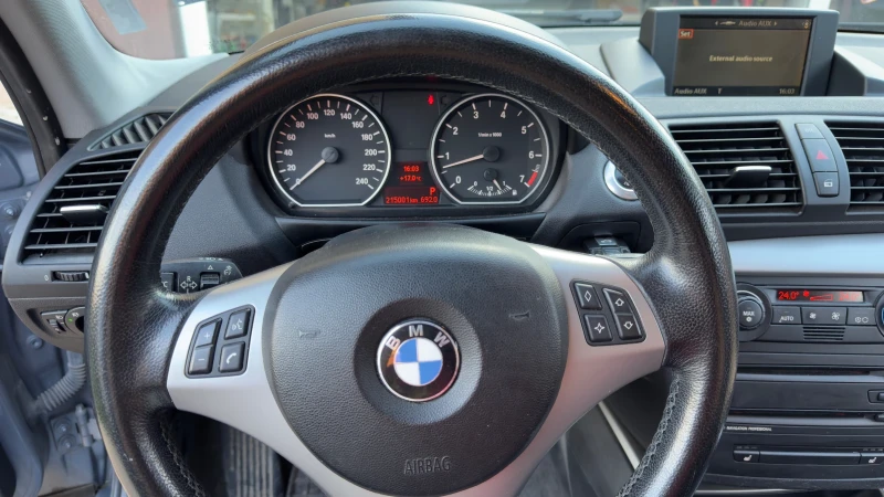 BMW 120 i M-Package, снимка 7 - Автомобили и джипове - 52388449