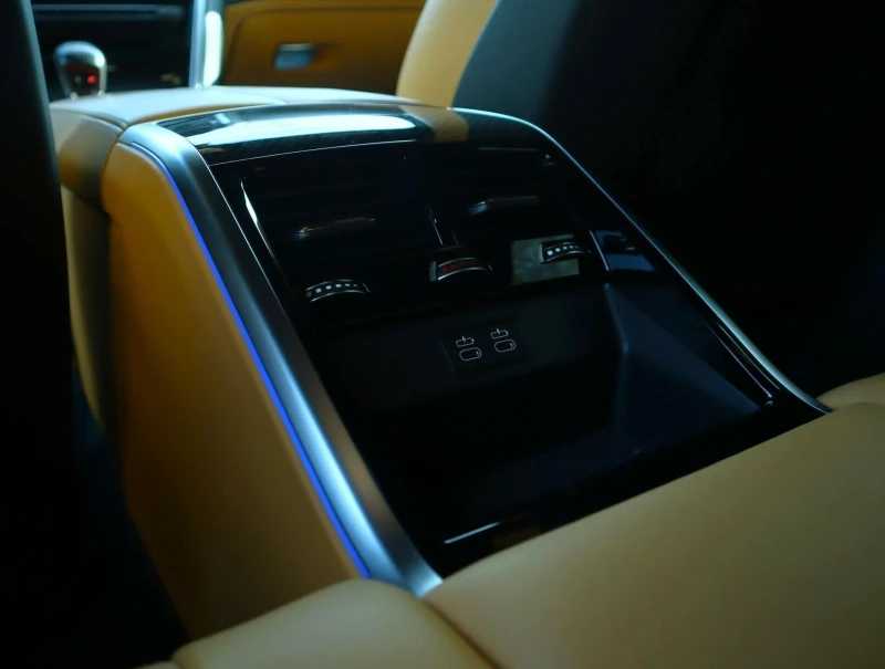 BMW M8 Competition/GrandCoupe/Bower&Wilkins/Камера 360/Hu, снимка 13 - Автомобили и джипове - 53166508