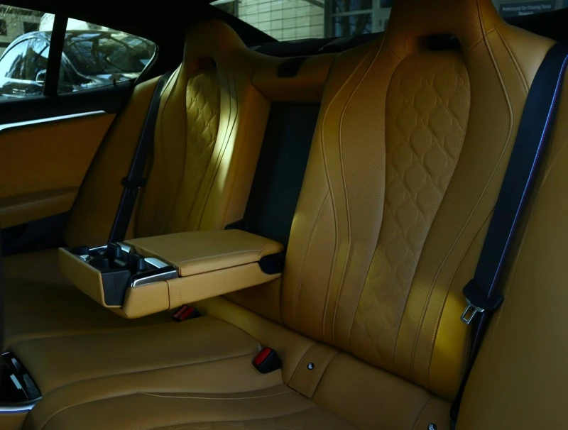 BMW M8 Competition/GrandCoupe/Bower&Wilkins/Камера 360/Hu, снимка 14 - Автомобили и джипове - 53166508
