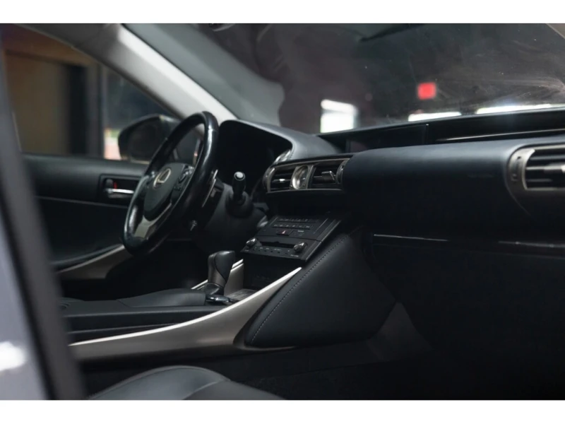 Lexus IS 300 AWD * * CARFAX * * АВТО КРЕДИТ * * , снимка 11 - Автомобили и джипове - 53237075