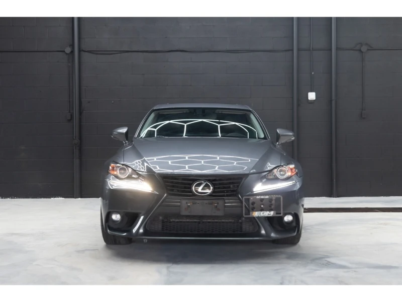 Lexus IS 300 AWD * * CARFAX * * АВТО КРЕДИТ * * , снимка 2 - Автомобили и джипове - 53237075