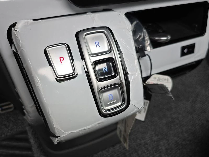 Hyundai Staria 2.2 Automatic, снимка 8 - Автомобили и джипове - 55949149
