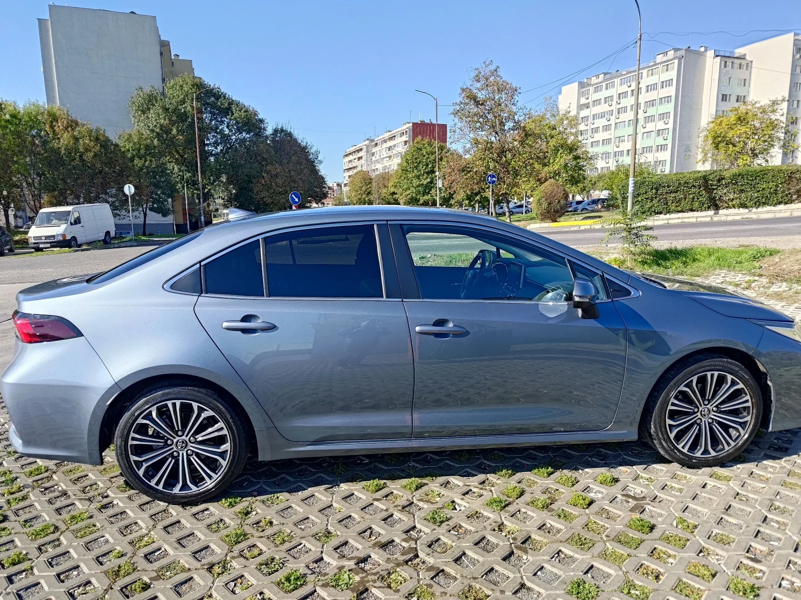 Toyota Corolla 1.6 (2019) - изображение 7