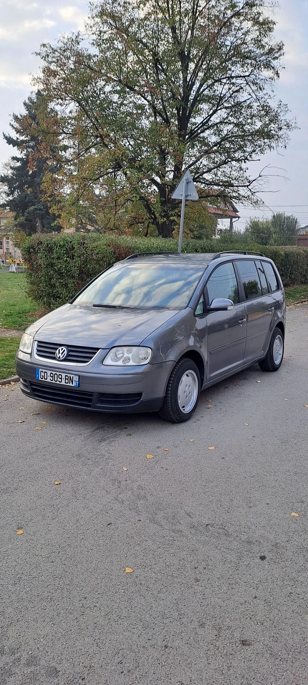 VW Touran 140к.с отличен мотор и скорости  - [1] 