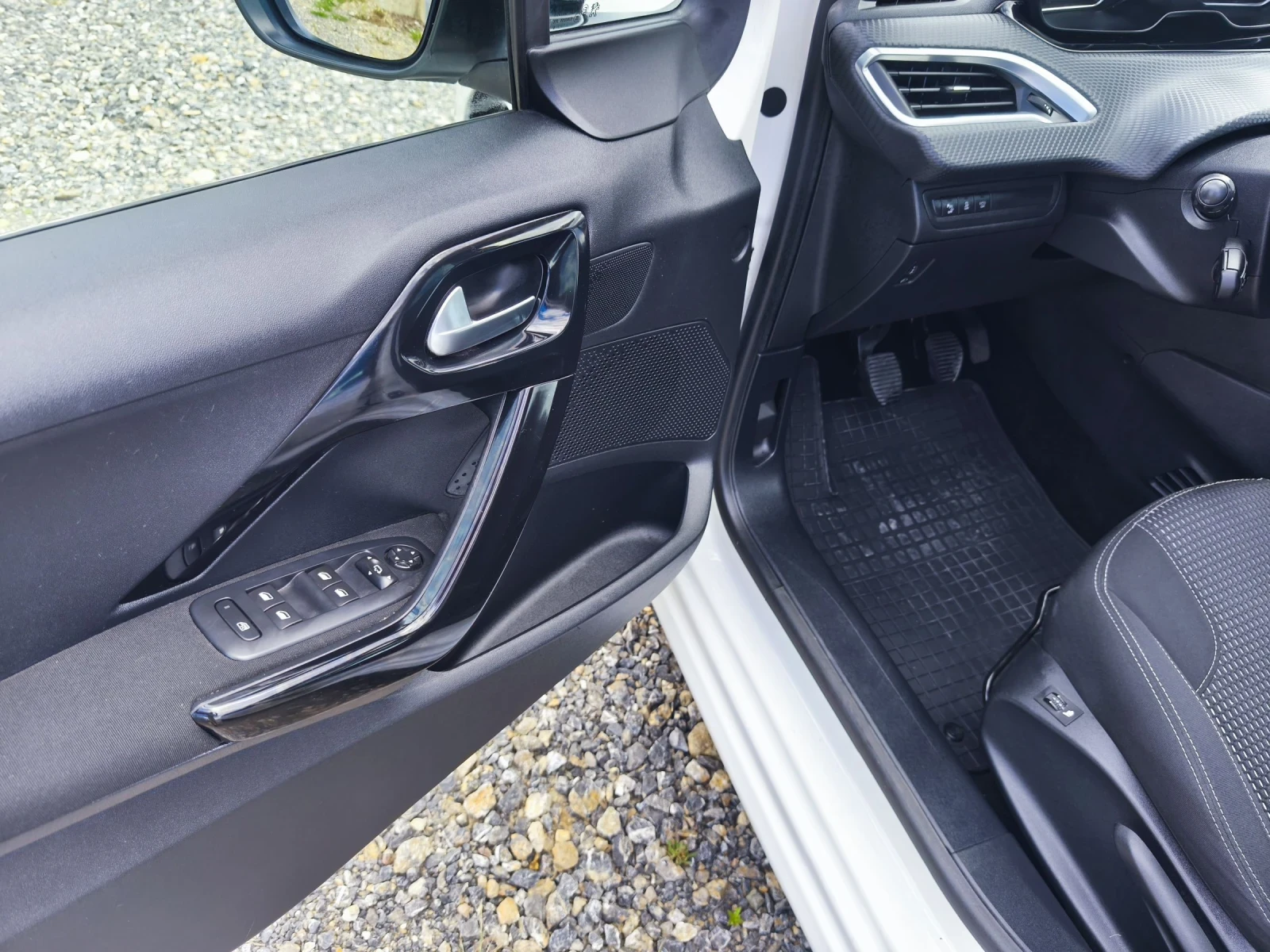 Peugeot 208 Allure 120hp Panorama  - изображение 10