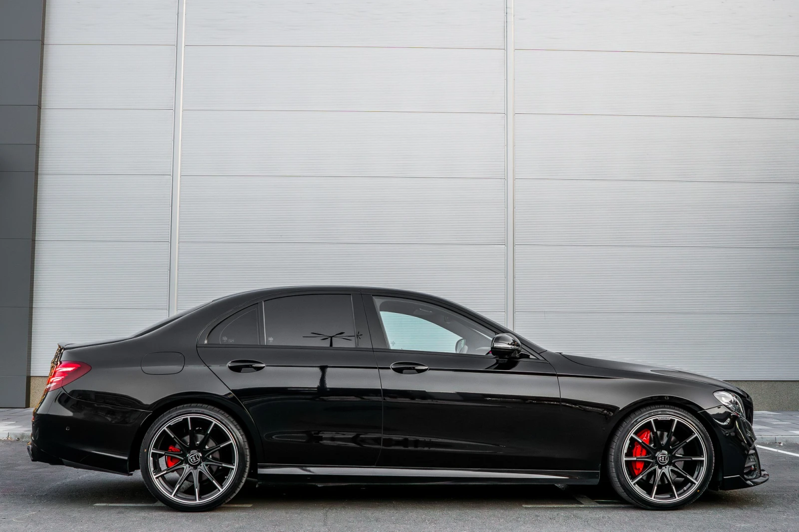 Mercedes-Benz E 220 D* BRABUS-LIMITED* HEAD-UP* 360VIEW - изображение 6