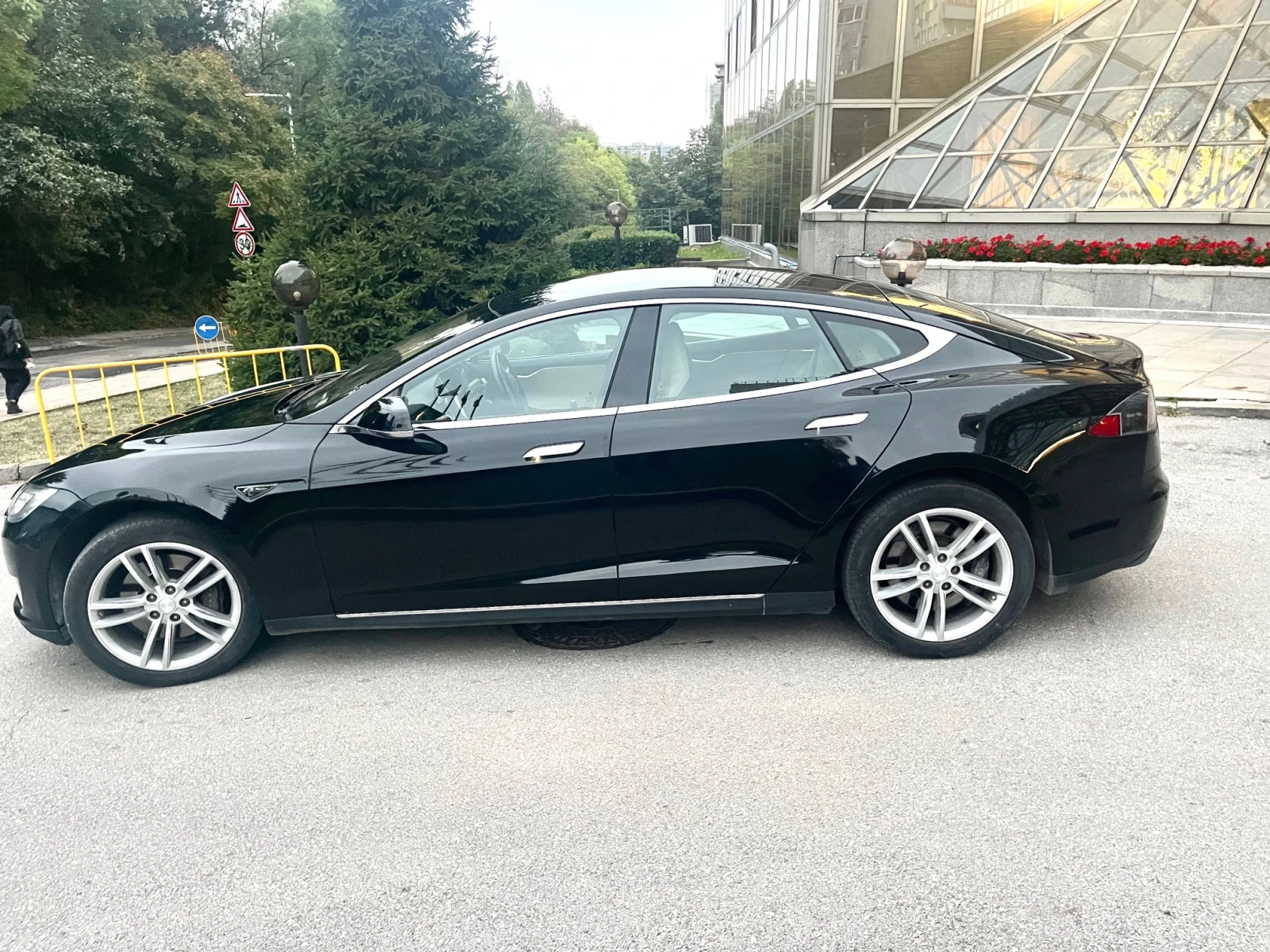 Tesla Model S | Mobile.bg   17