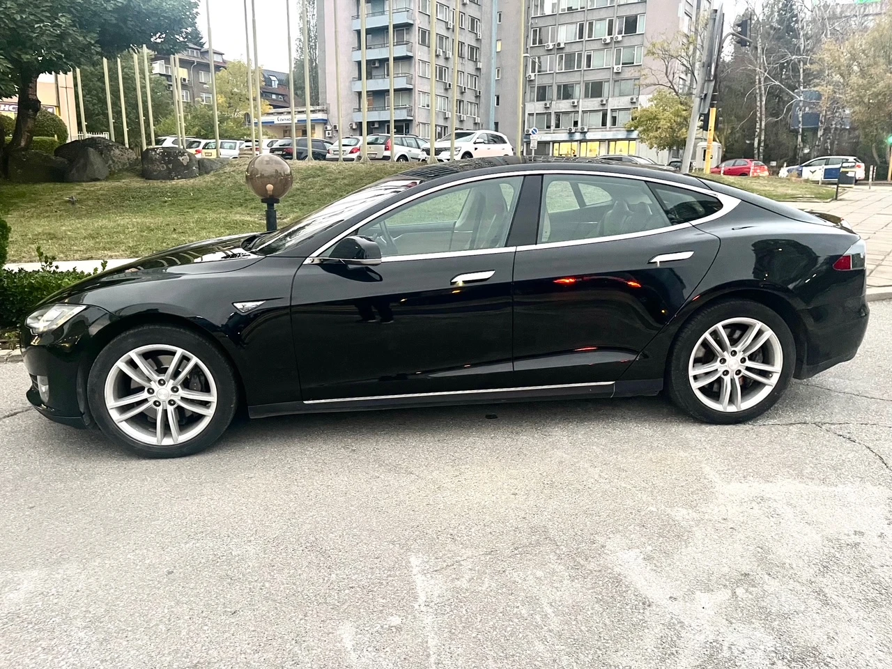 Tesla Model S  - изображение 8