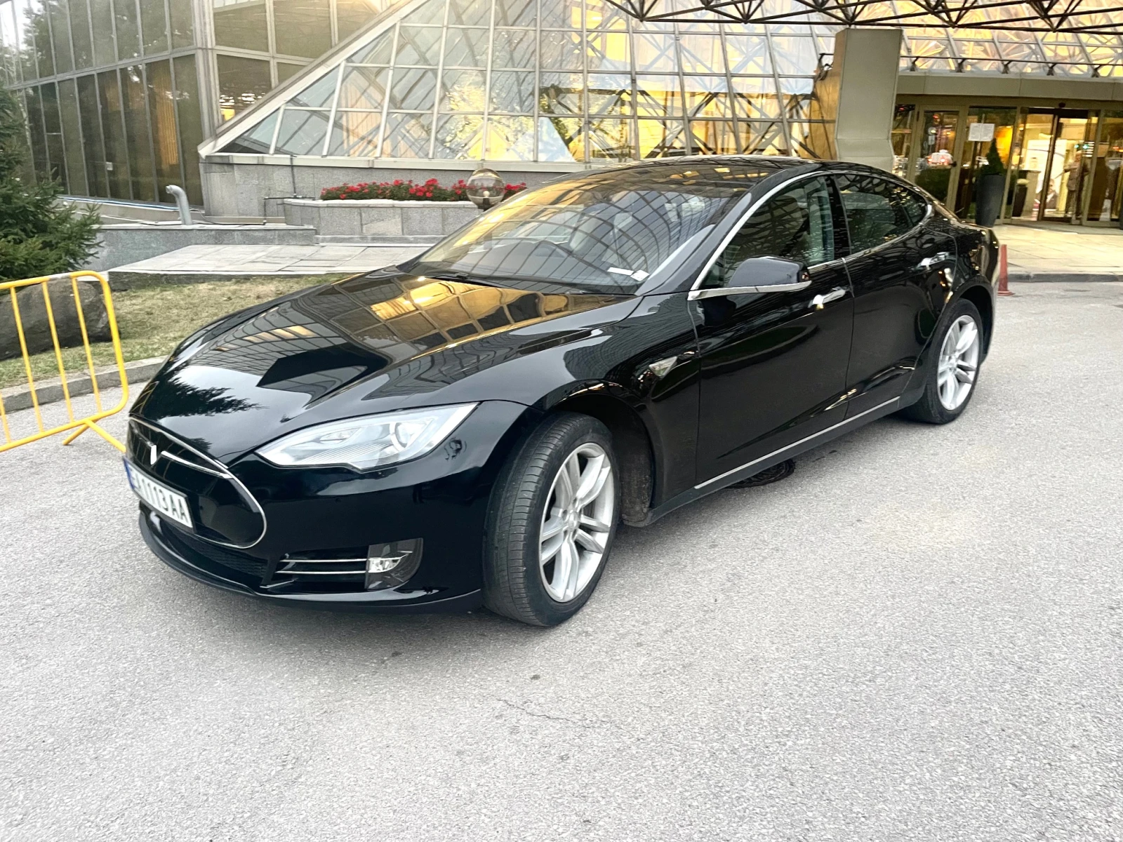 Tesla Model S | Mobile.bg   12