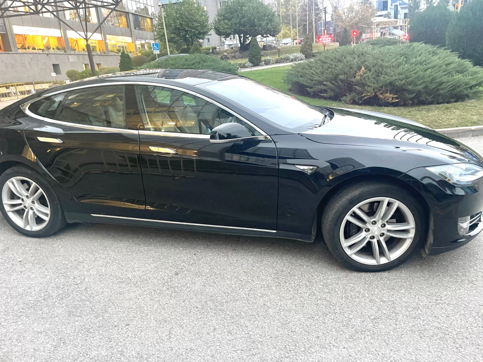 Tesla Model S  - изображение 9