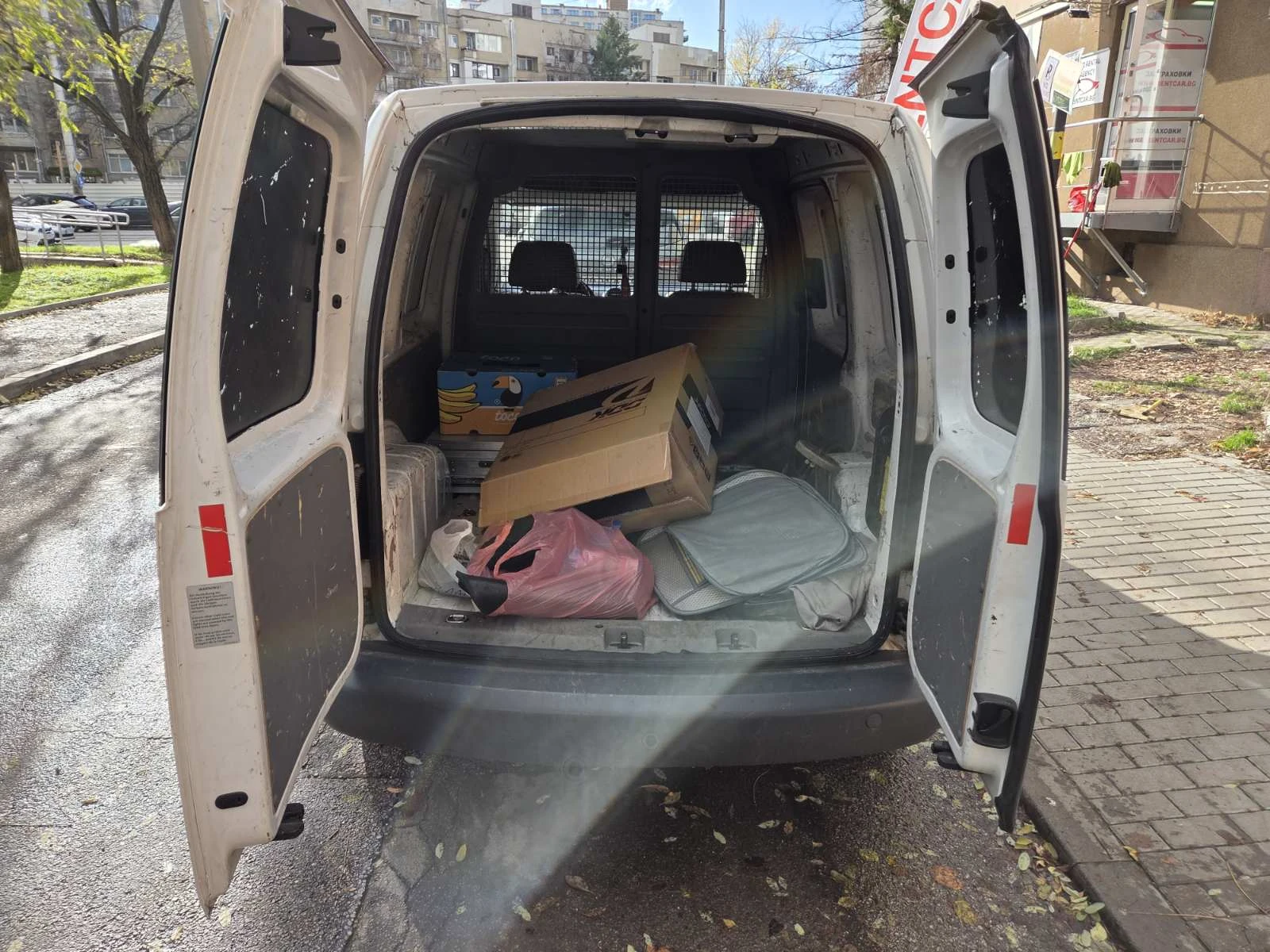 VW Caddy  2.0SDI - изображение 5