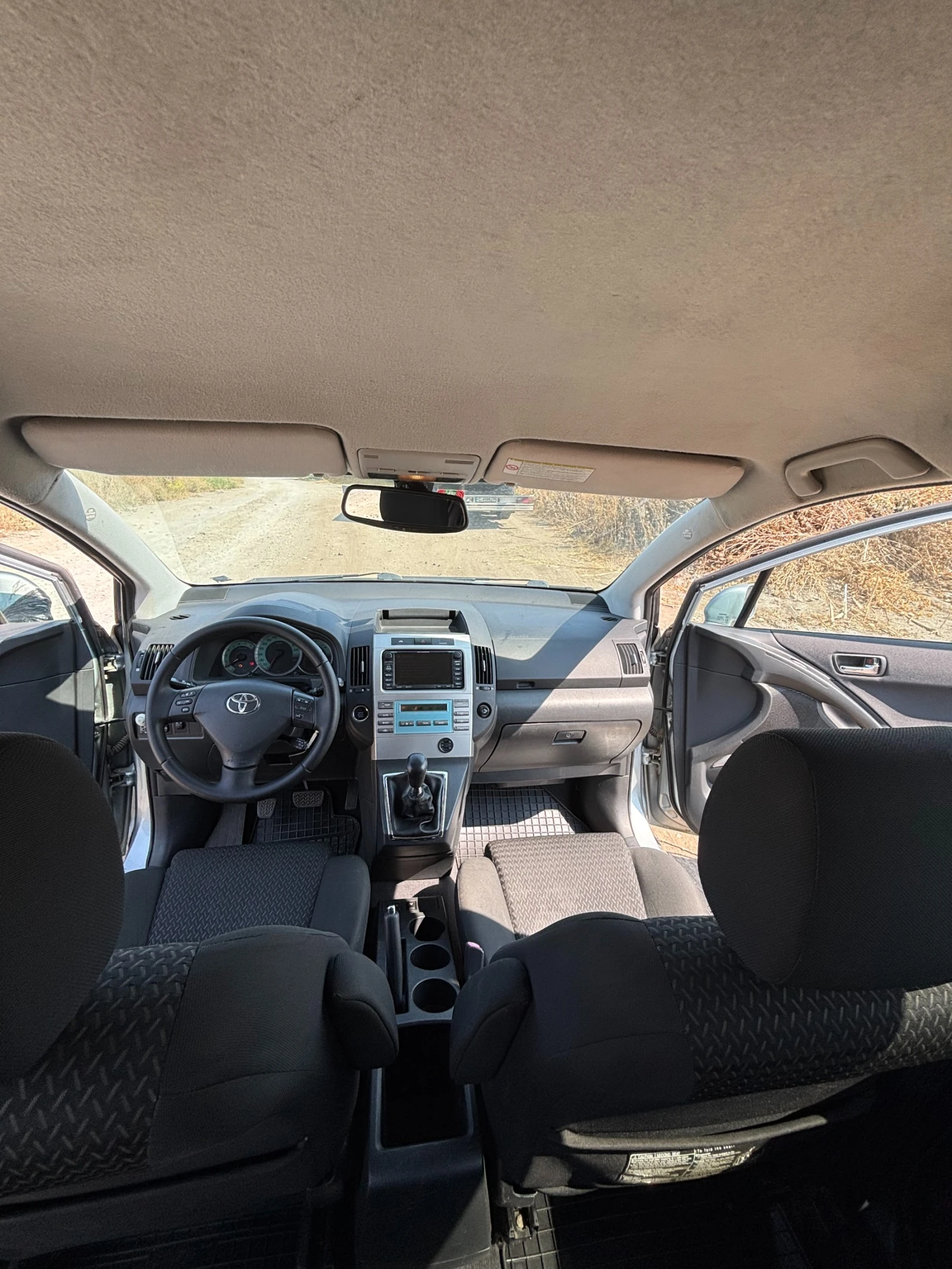 Toyota Corolla verso 1.8/LPG - изображение 10