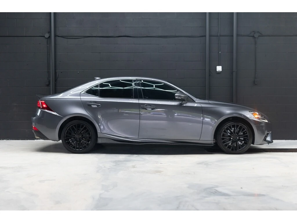 Lexus IS 300 AWD * * CARFAX * * ���� ������ * *  | Mobile.bg � ����������� 3