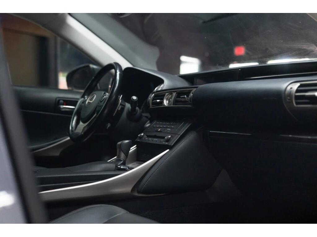 Lexus IS 300 AWD * * CARFAX * * ���� ������ * *  | Mobile.bg � ����������� 11