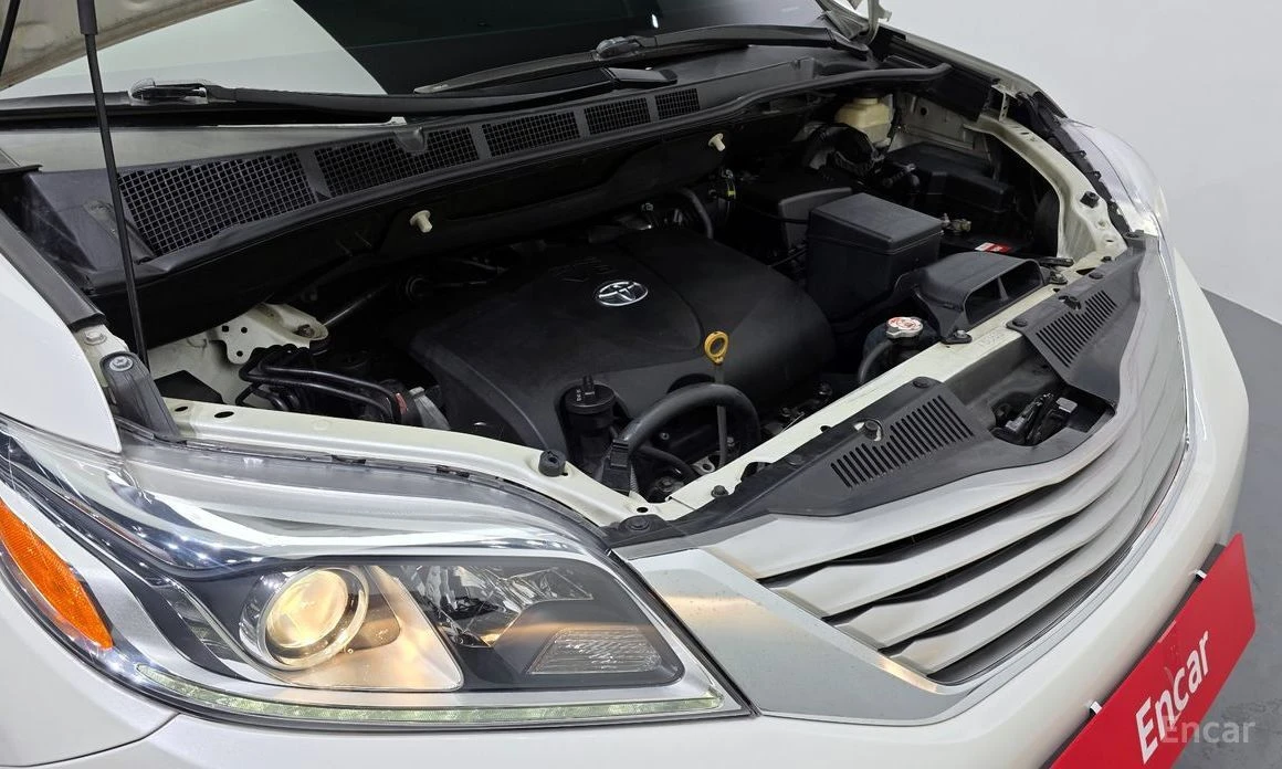 Toyota Sienna, снимка 6 - Автомобили и джипове - 53826880