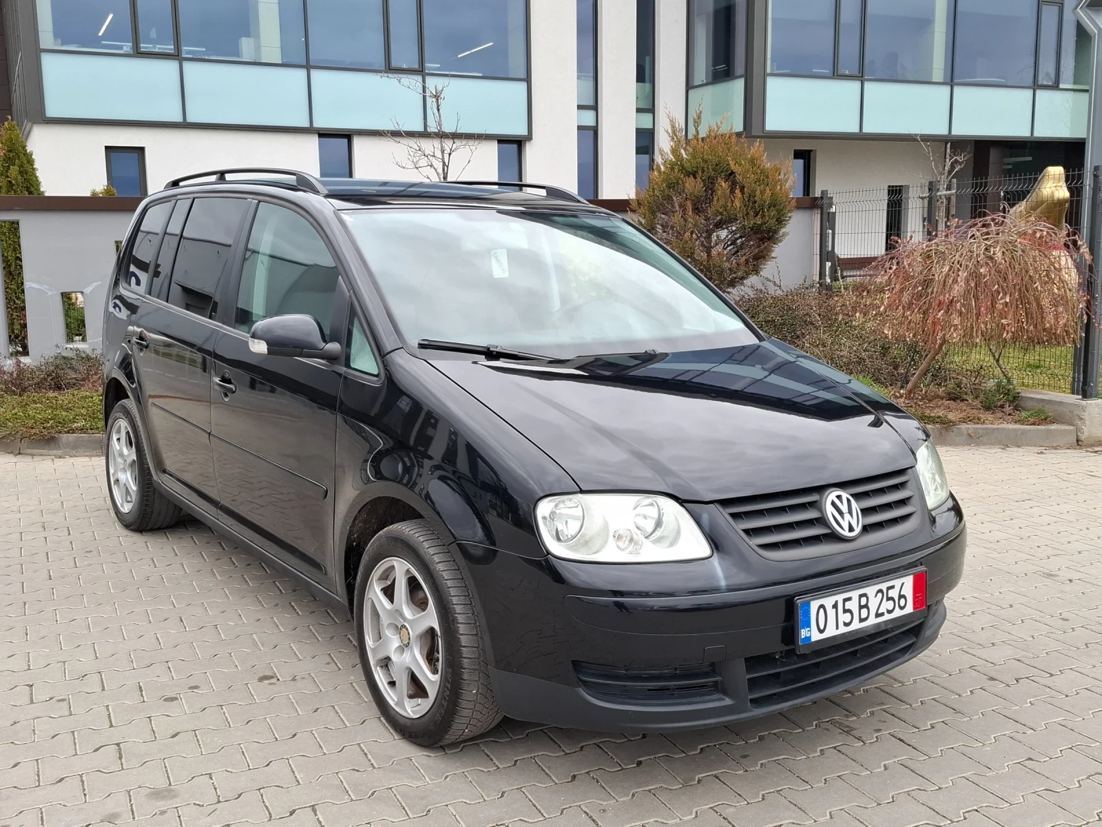 VW Touran 1.9TDI* (105кс)* KЛИМАТРОНИК* HOB BHOC* , снимка 9 - Автомобили и джипове - 53901305