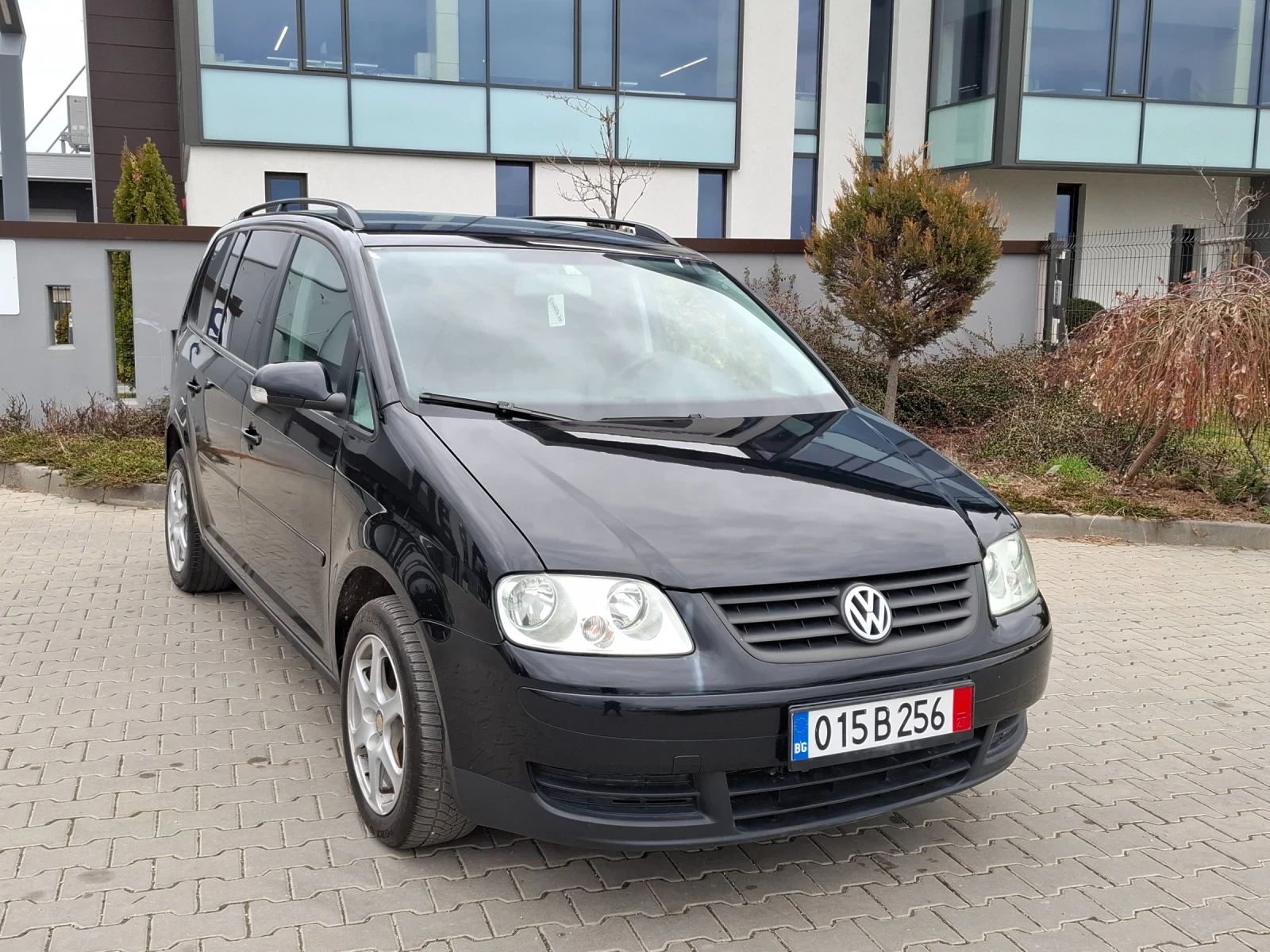 VW Touran 1.9TDI* (105кс)* KЛИМАТРОНИК* HOB BHOC* , снимка 8 - Автомобили и джипове - 53901305