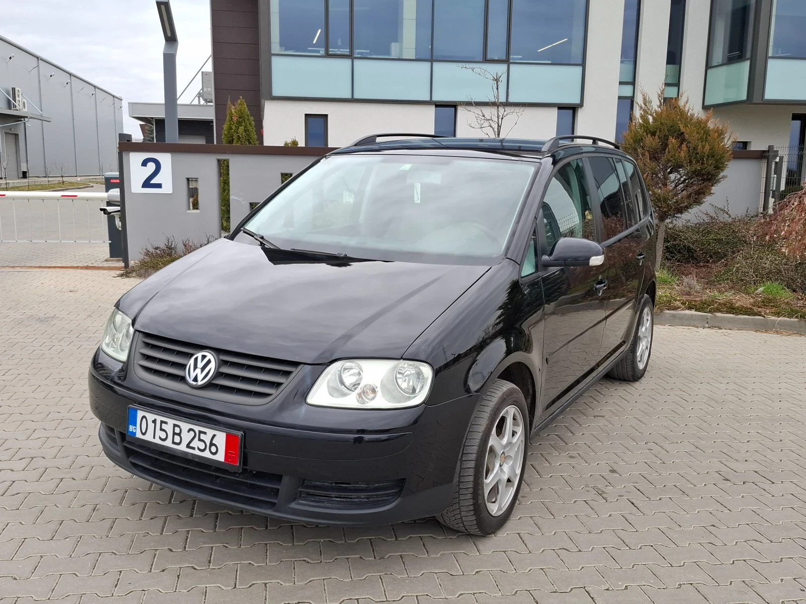 VW Touran 1.9TDI* (105кс)* KЛИМАТРОНИК* HOB BHOC* , снимка 3 - Автомобили и джипове - 53901305