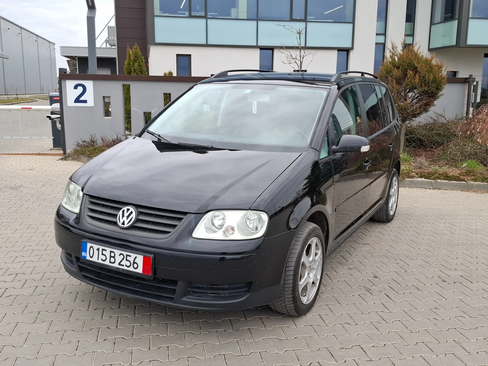VW Touran 1.9TDI* (105кс)* KЛИМАТРОНИК* HOB BHOC* , снимка 2 - Автомобили и джипове - 53901305
