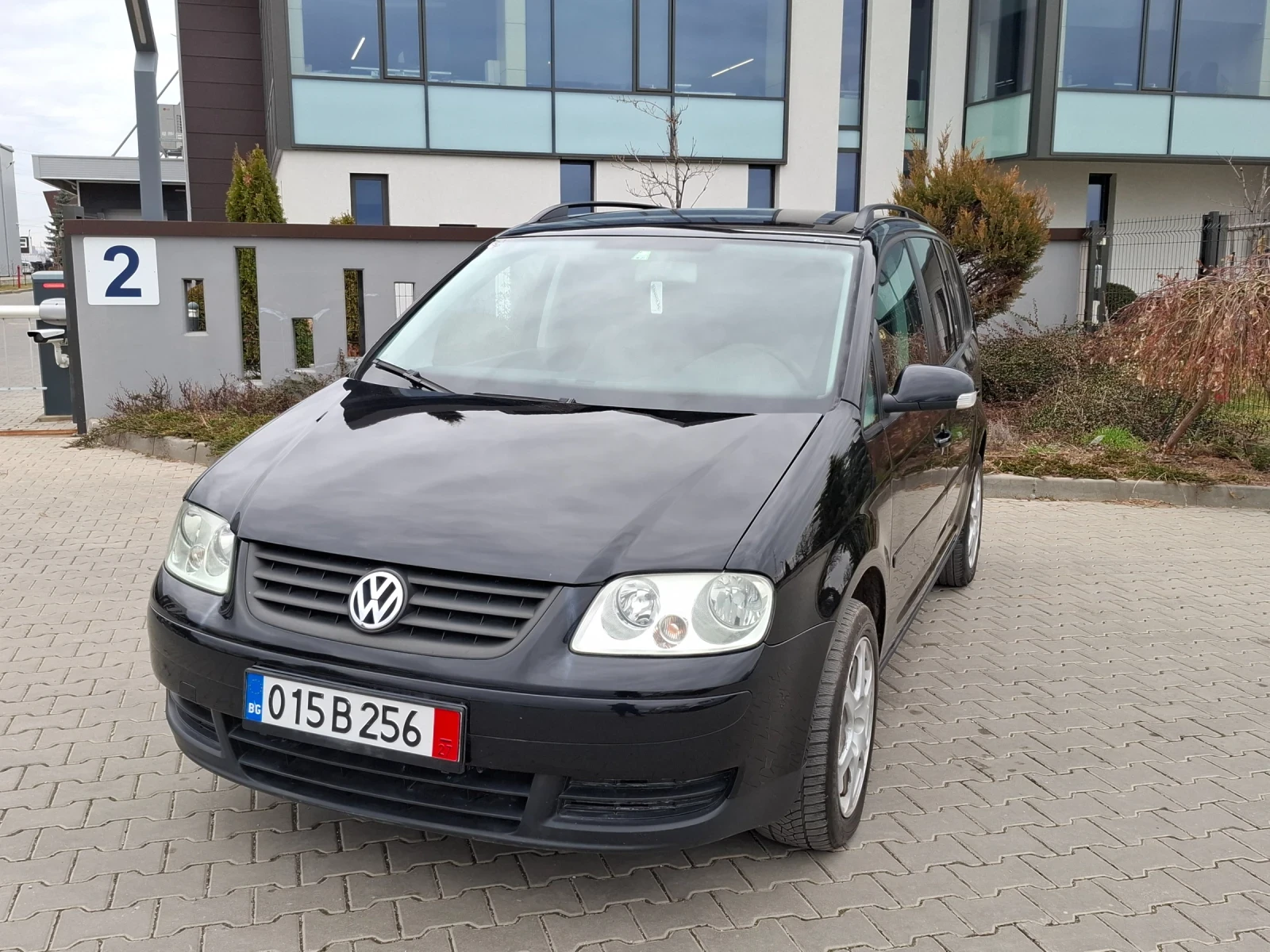 VW Touran 1.9TDI* (105кс)* KЛИМАТРОНИК* HOB BHOC* , снимка 4 - Автомобили и джипове - 53901305