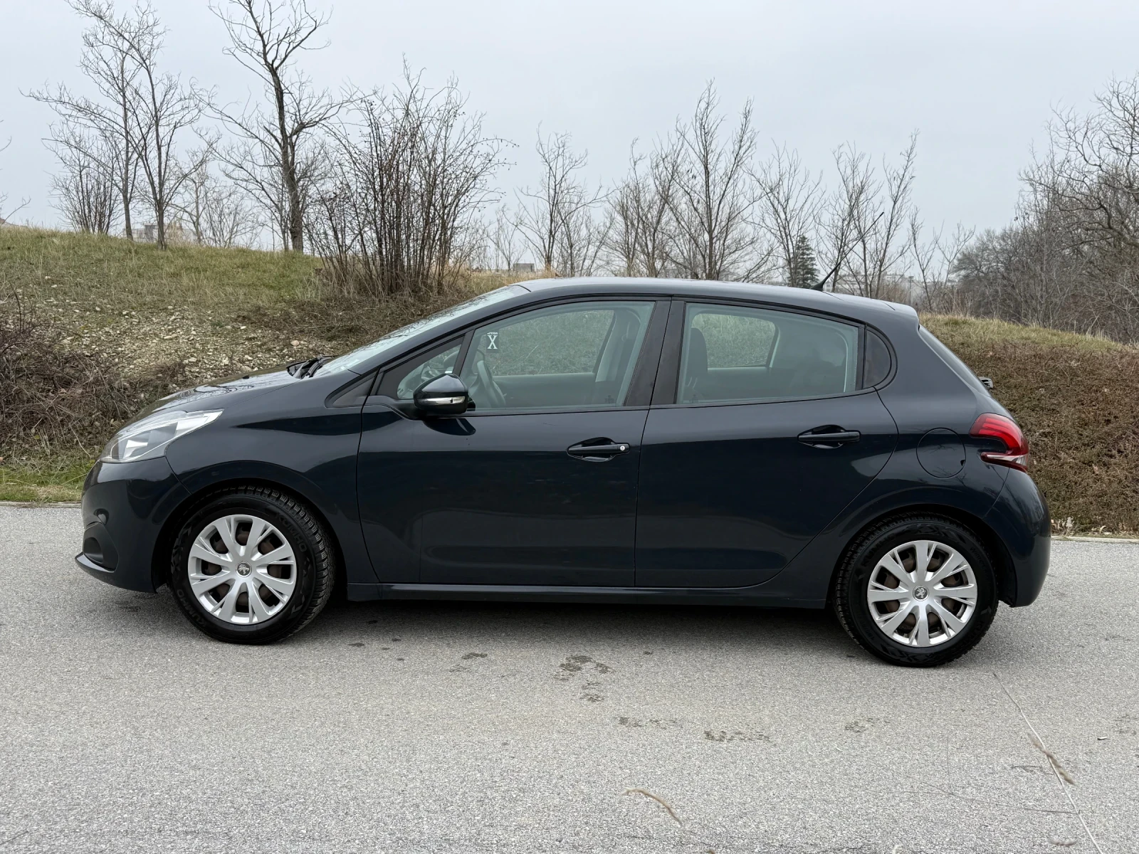 Peugeot 208 1.2 PureTech, снимка 8 - Автомобили и джипове - 53971666