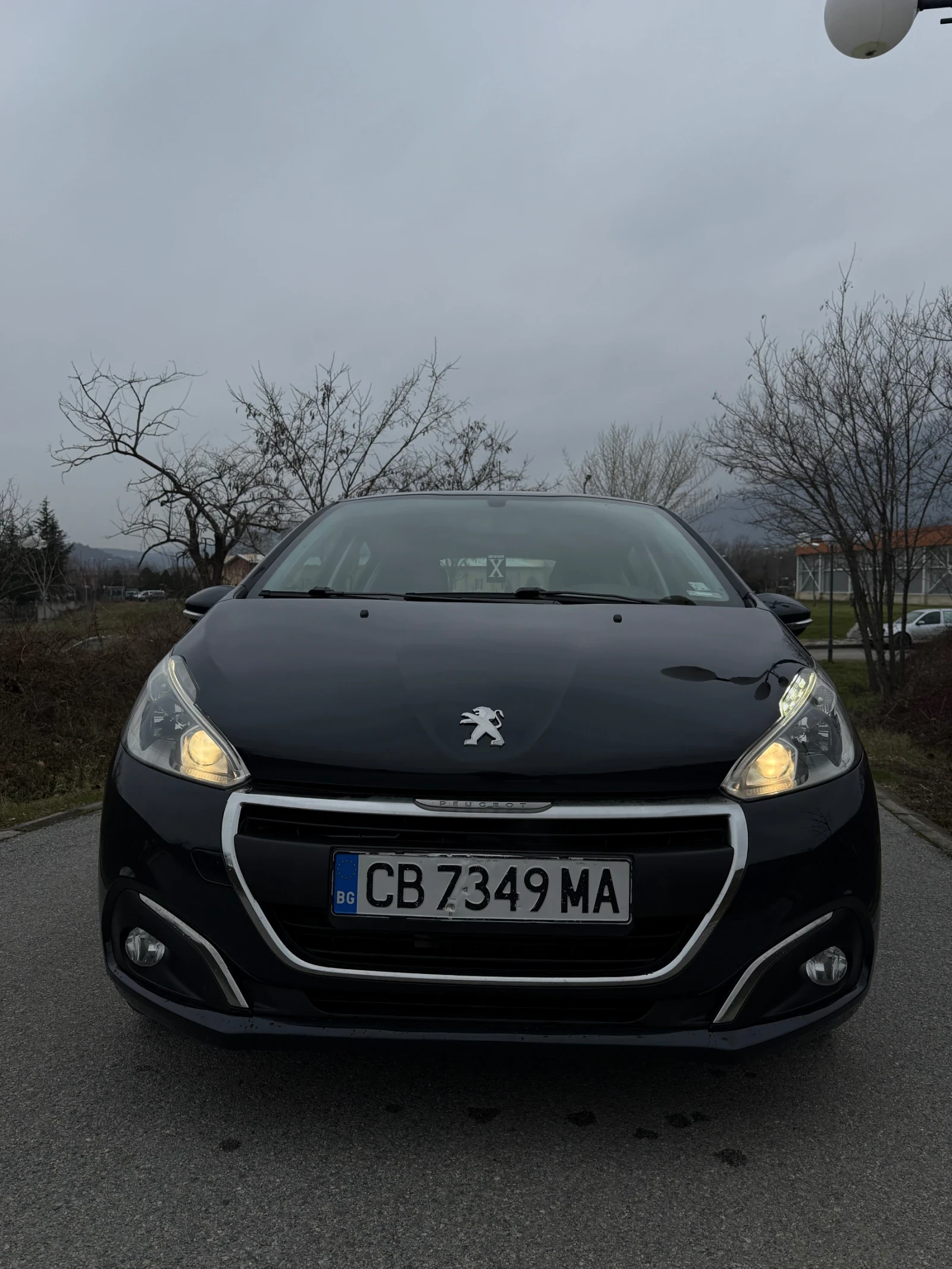 Peugeot 208 1.2 PureTech, снимка 2 - Автомобили и джипове - 53971666