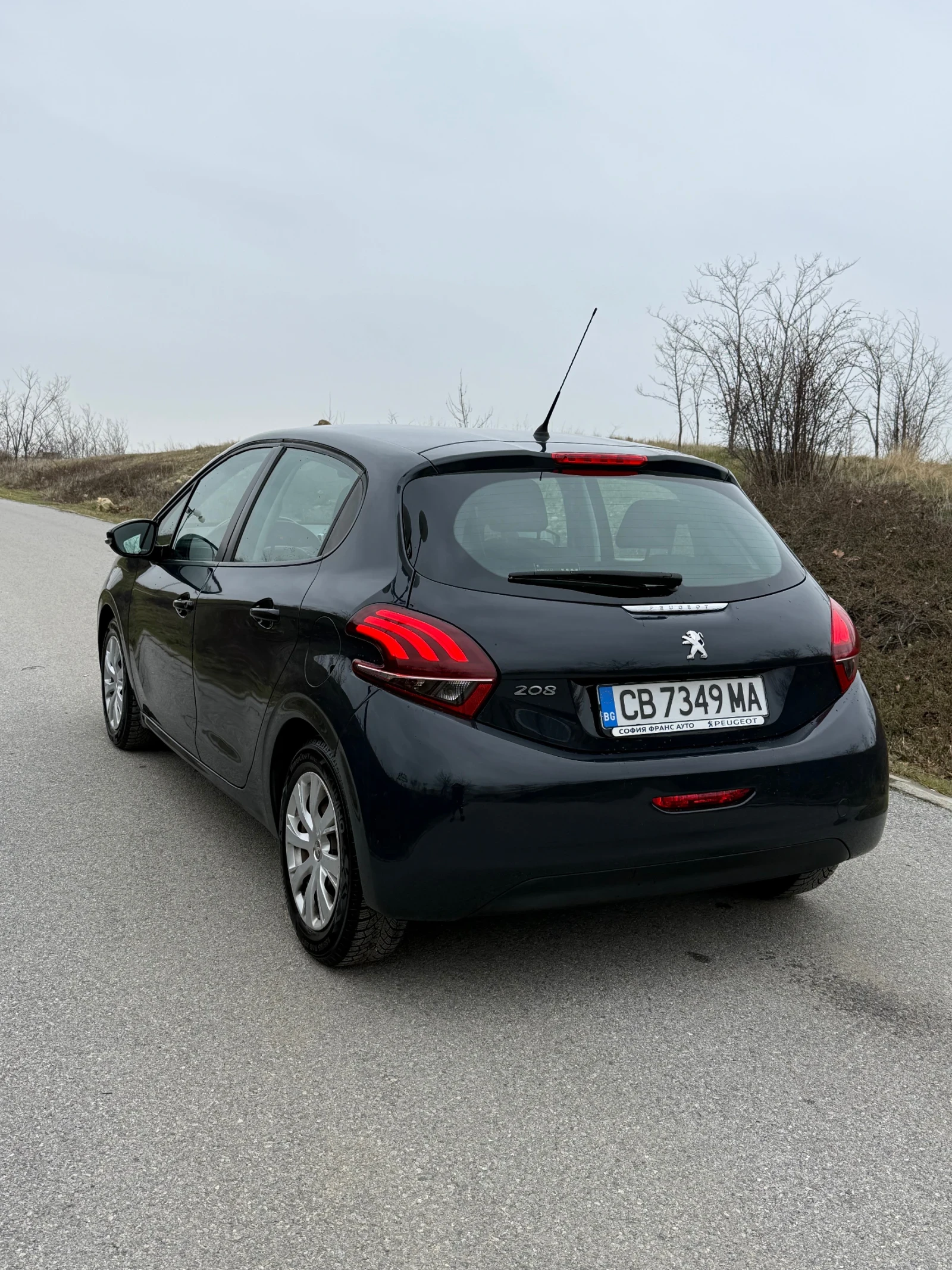 Peugeot 208 1.2 PureTech, снимка 7 - Автомобили и джипове - 53971666