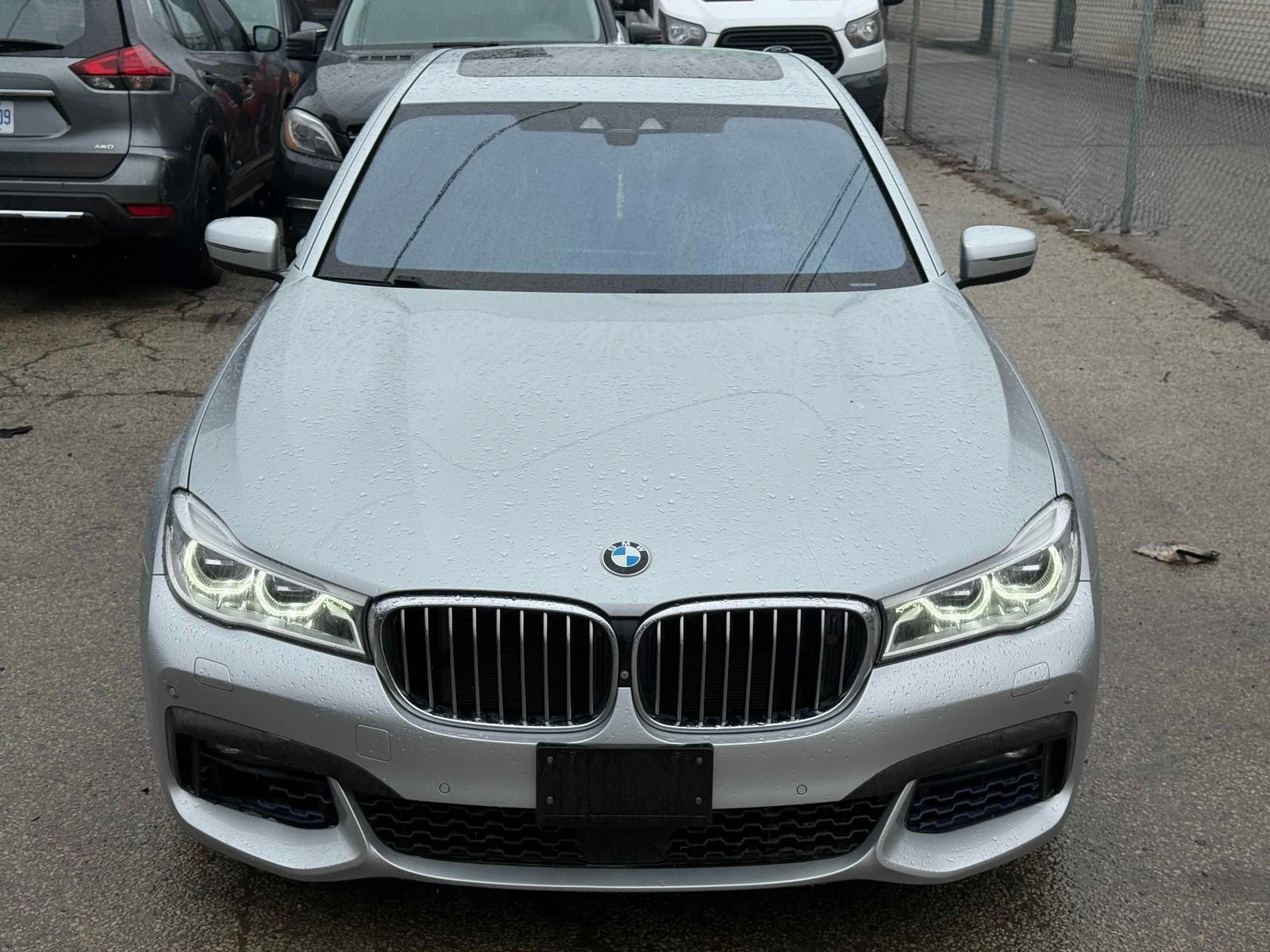 BMW 750 xDrive АВТО КРЕДИТ, снимка 2 - Автомобили и джипове - 54026762