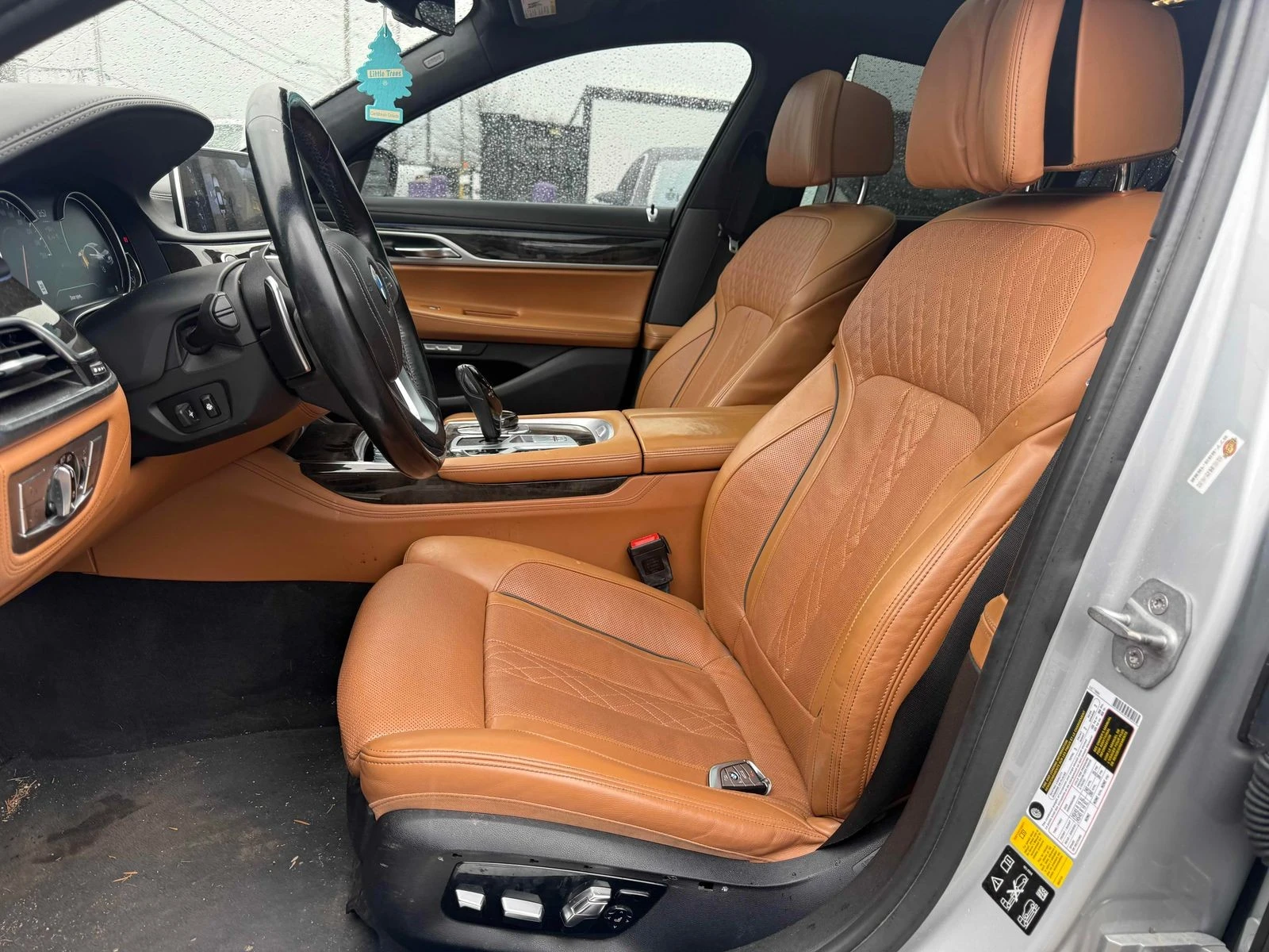 BMW 750 xDrive АВТО КРЕДИТ, снимка 7 - Автомобили и джипове - 54026762