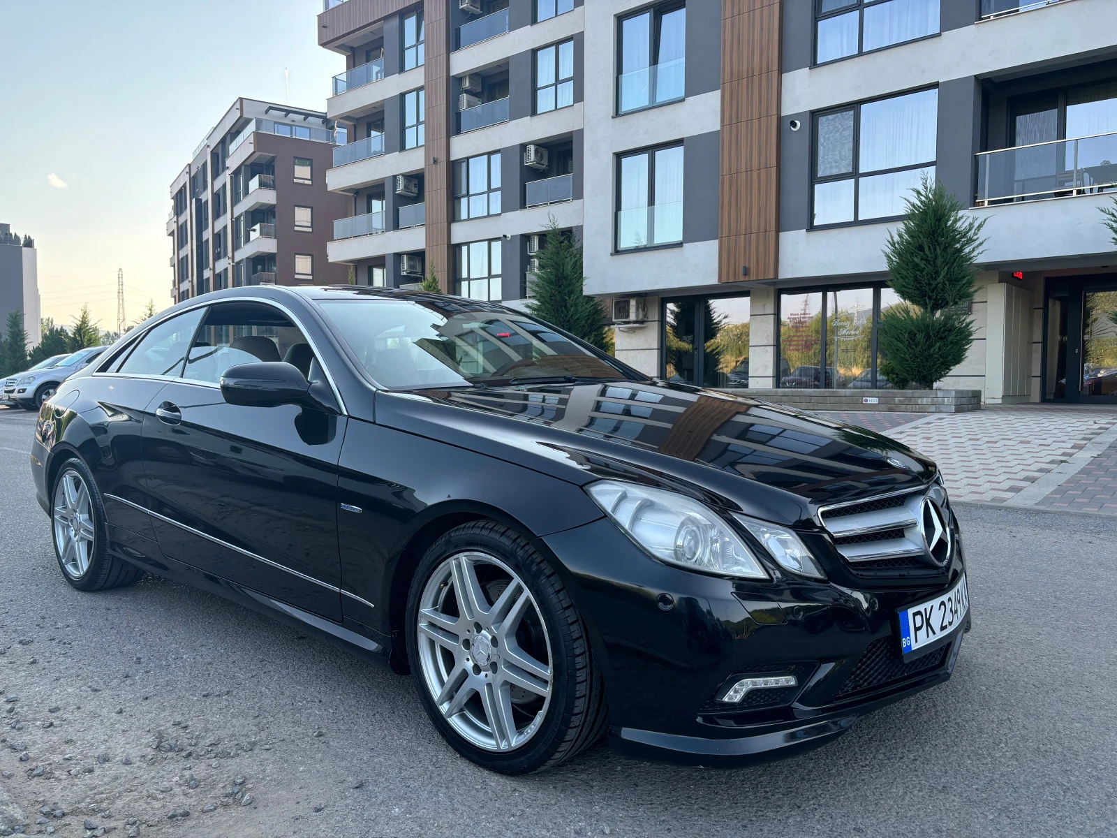 Mercedes-Benz E 250, снимка 5 - Автомобили и джипове - 54147310