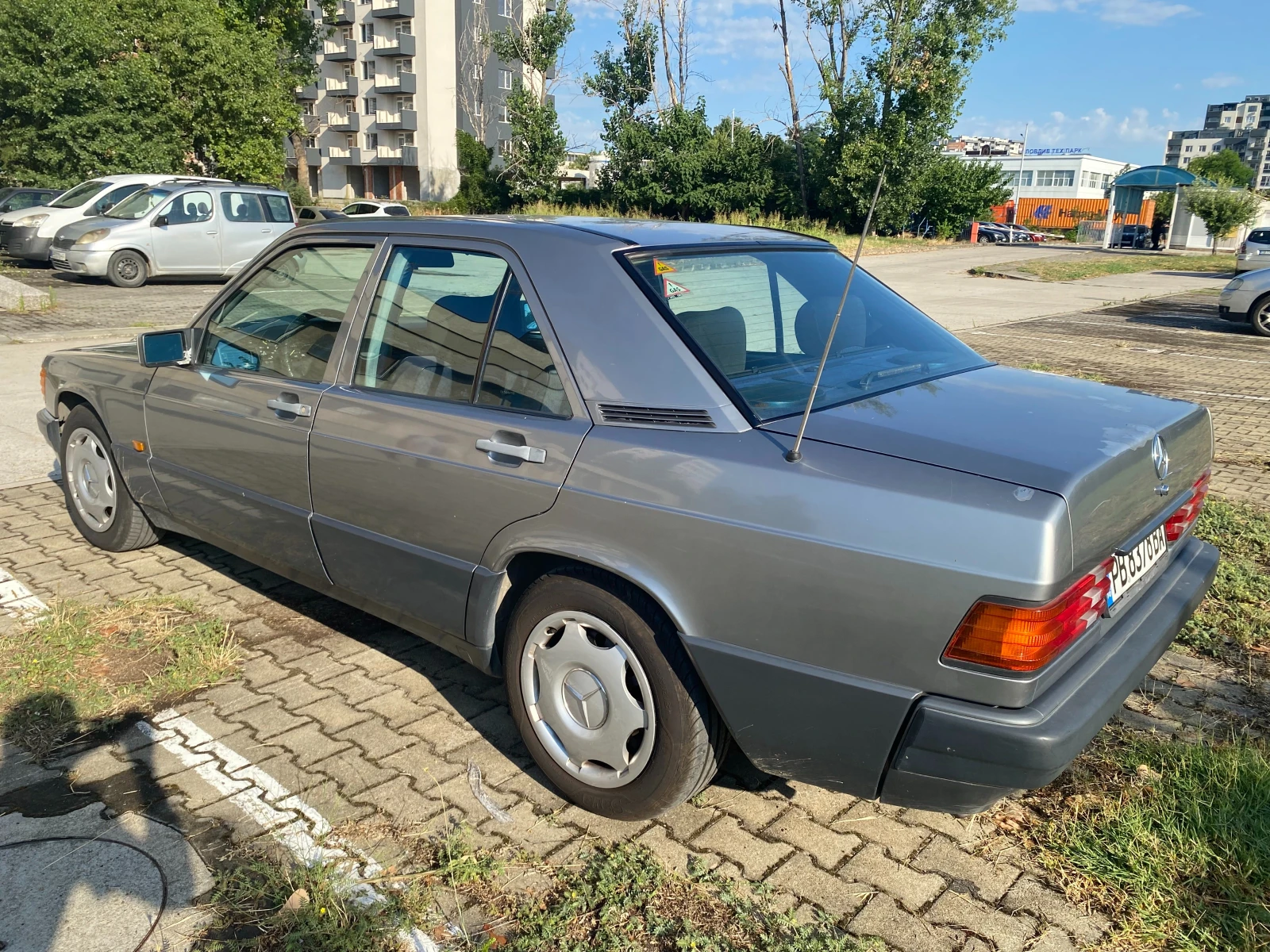 Mercedes-Benz 190 E, снимка 7 - Автомобили и джипове - 55356987