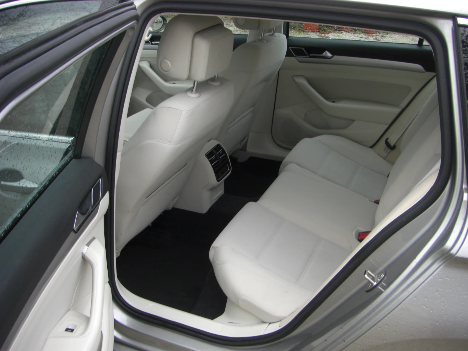 VW Passat TDI NAVI AVTOMAT, снимка 13 - Автомобили и джипове - 55537854