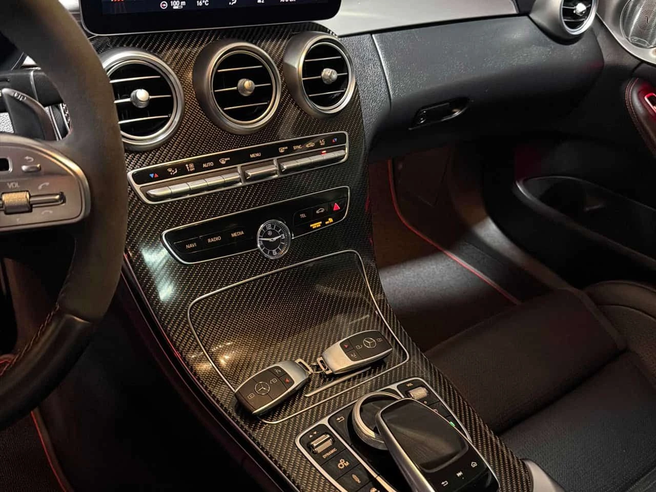 Mercedes-Benz C 43 AMG | DISTRONIC | 360 | BURMESTER | CARFAX | , снимка 9 - Автомобили и джипове - 55583029
