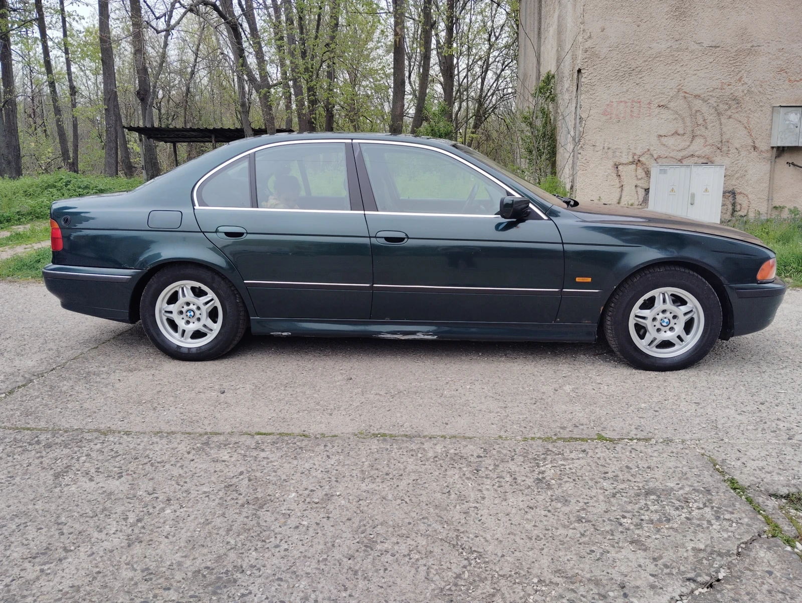 BMW 528, снимка 8 - Автомобили и джипове - 55623751