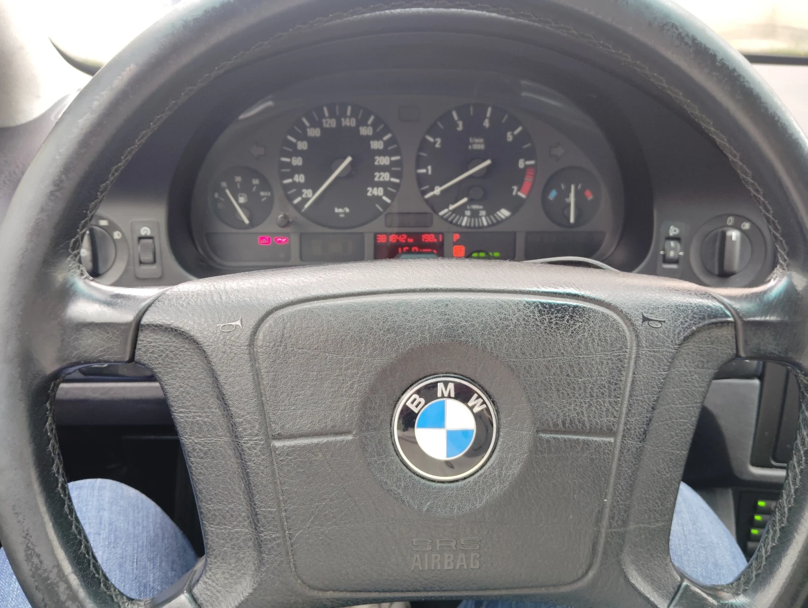 BMW 528, снимка 16 - Автомобили и джипове - 55623751