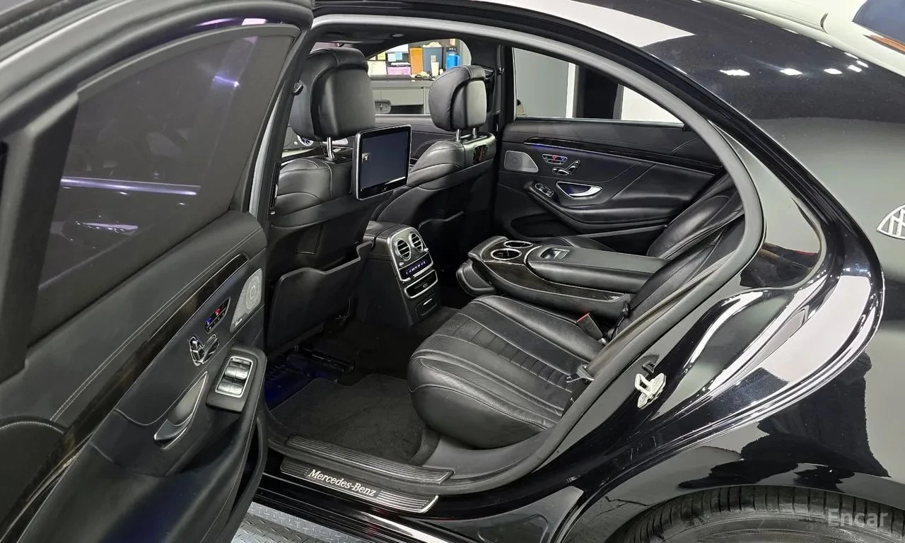 Mercedes-Benz S 500 MAYBACH LONG 4MATIC/ОБДУХВАНЕ/ПАНОРАМА/ДИСТРОНИК, снимка 11 - Автомобили и джипове - 55803579