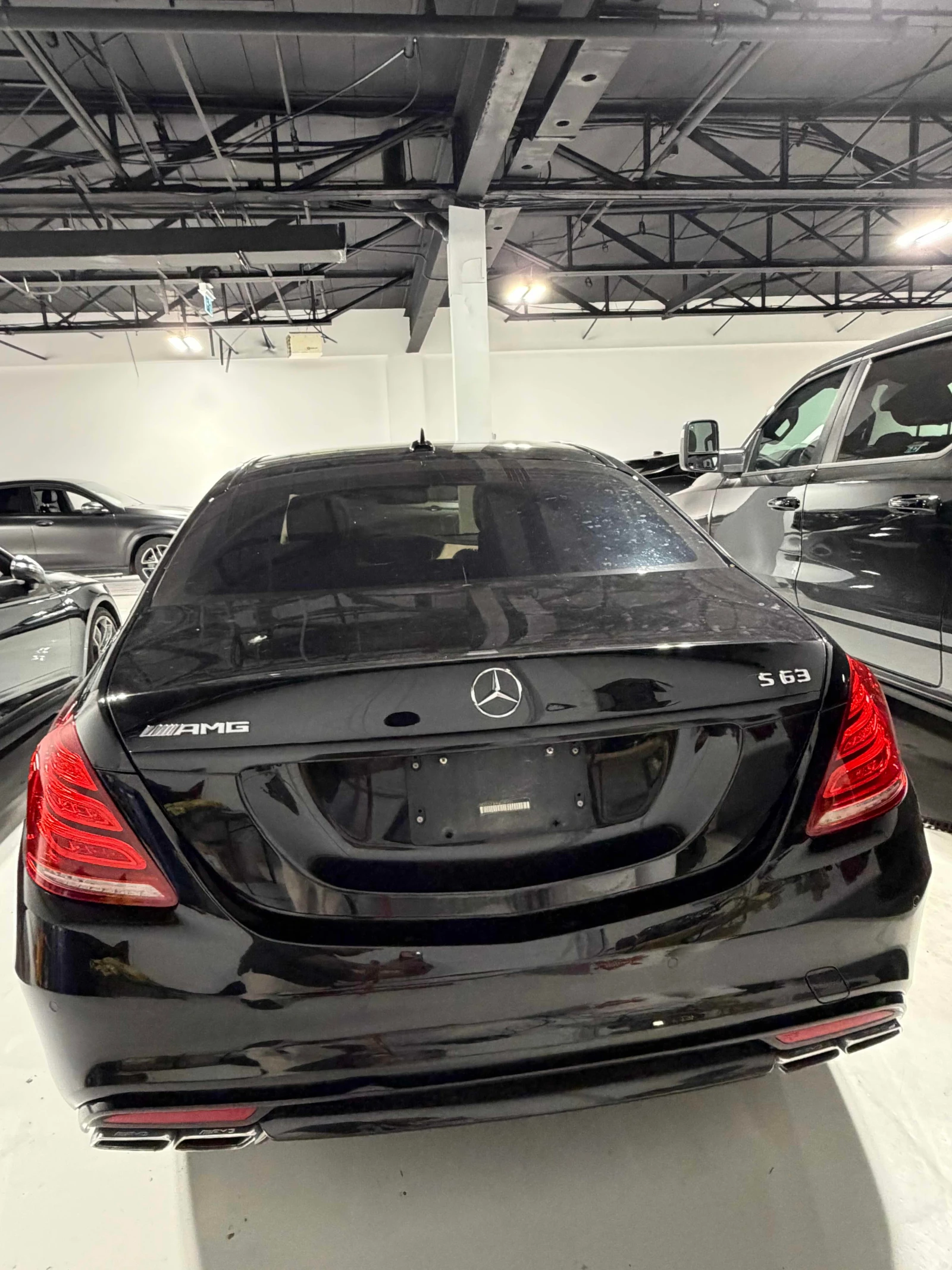 Mercedes-Benz S 63  AMG / 360 / DIS / HUD / BURMESTER / CARFAX , снимка 12 - Автомобили и джипове - 55947976