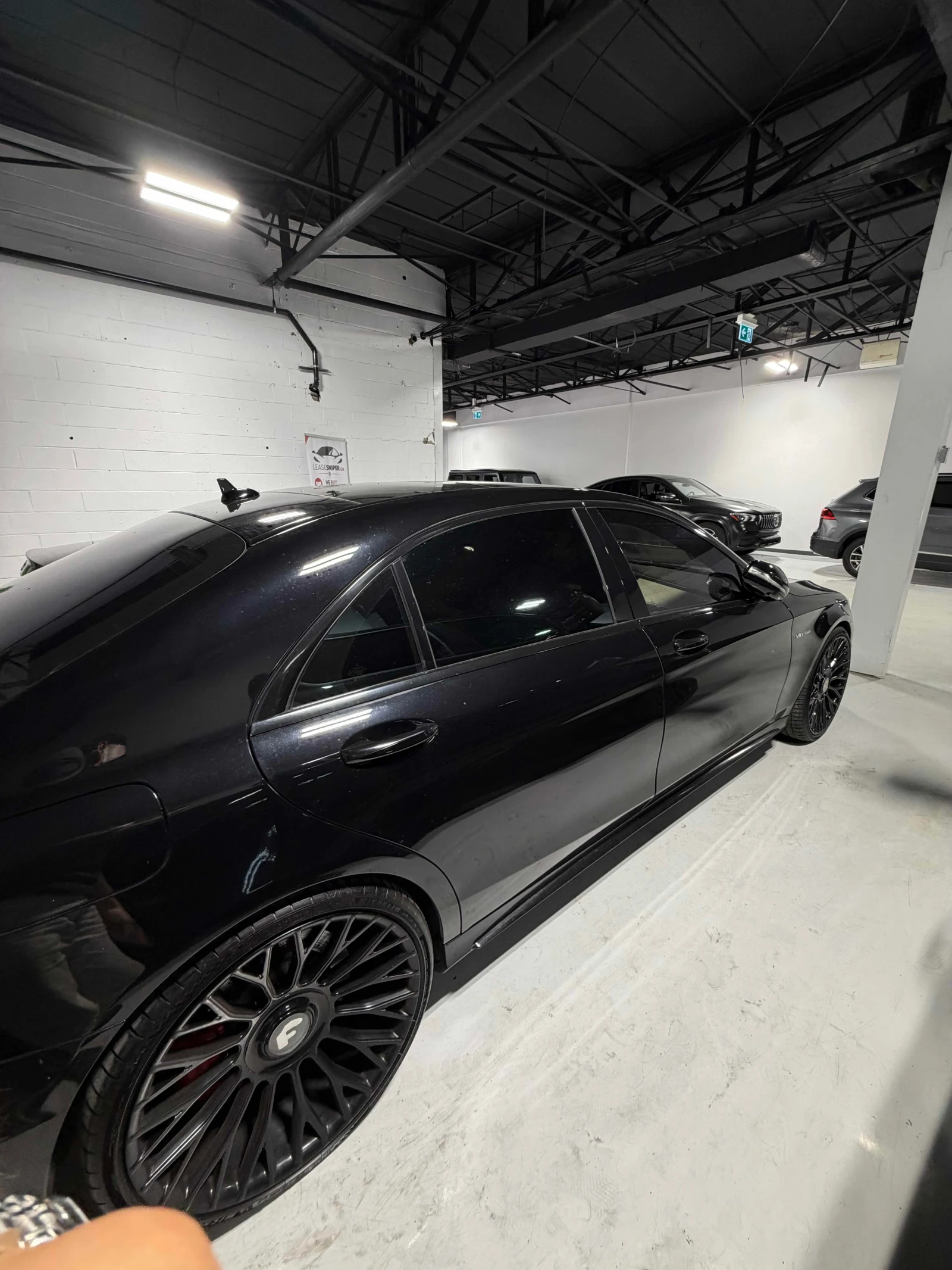 Mercedes-Benz S 63  AMG / 360 / DIS / HUD / BURMESTER / CARFAX , снимка 3 - Автомобили и джипове - 55947976